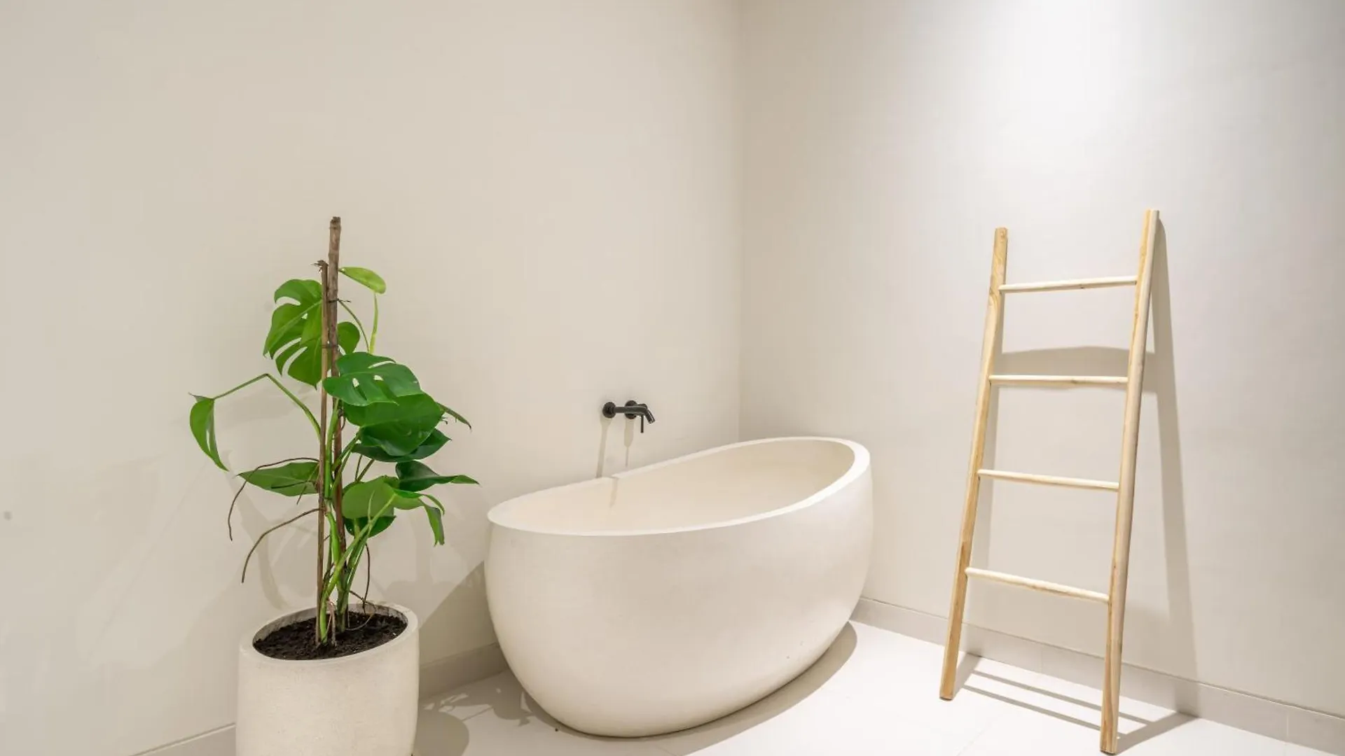 Brand New 4Bdr Villa - Cozy And Stylish - Canggu With Breathtaking Stunning View Seminyak