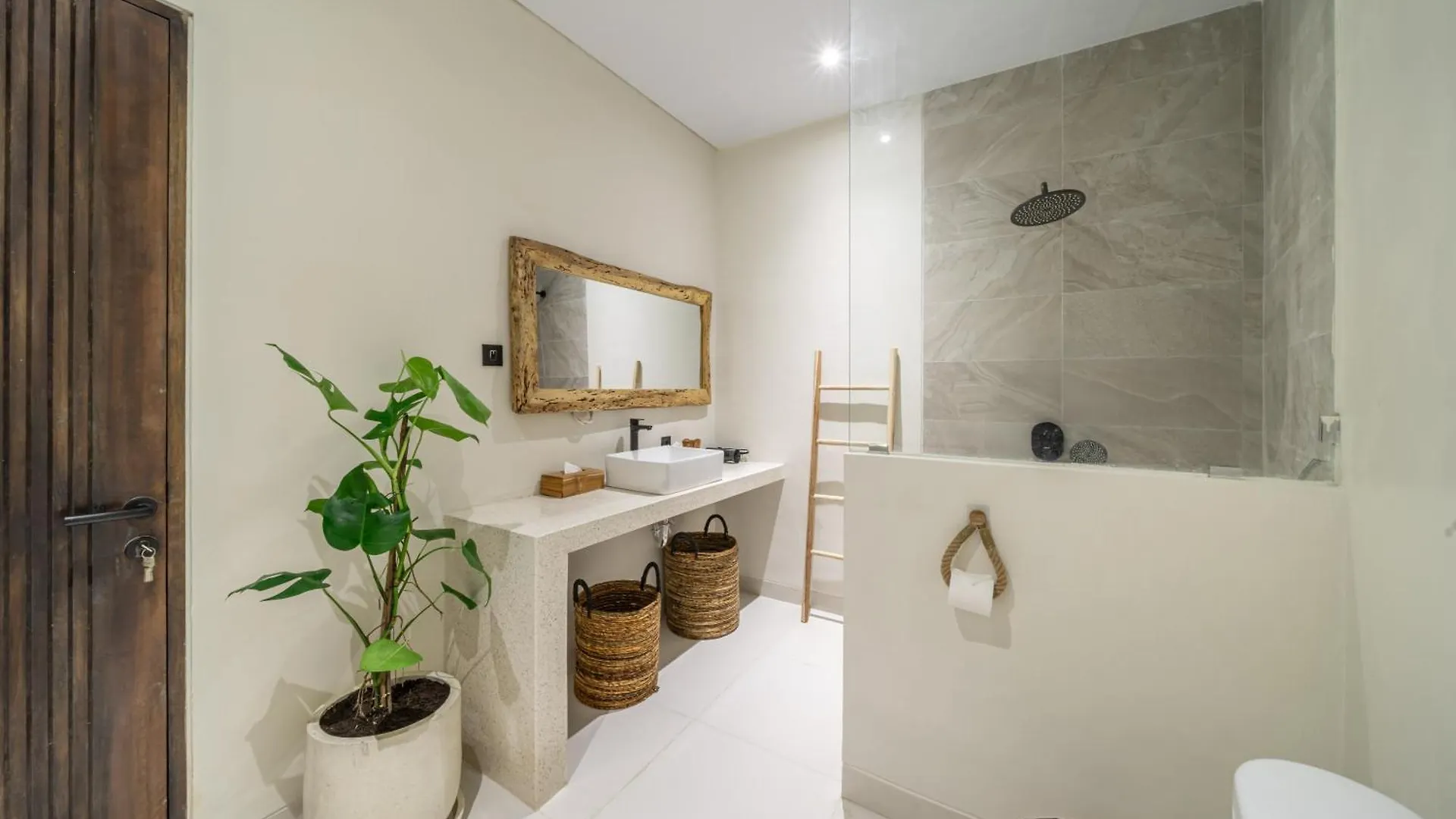 Brand New 4Bdr Villa - Cozy And Stylish - Canggu With Breathtaking Stunning View Seminyak  Indonesia